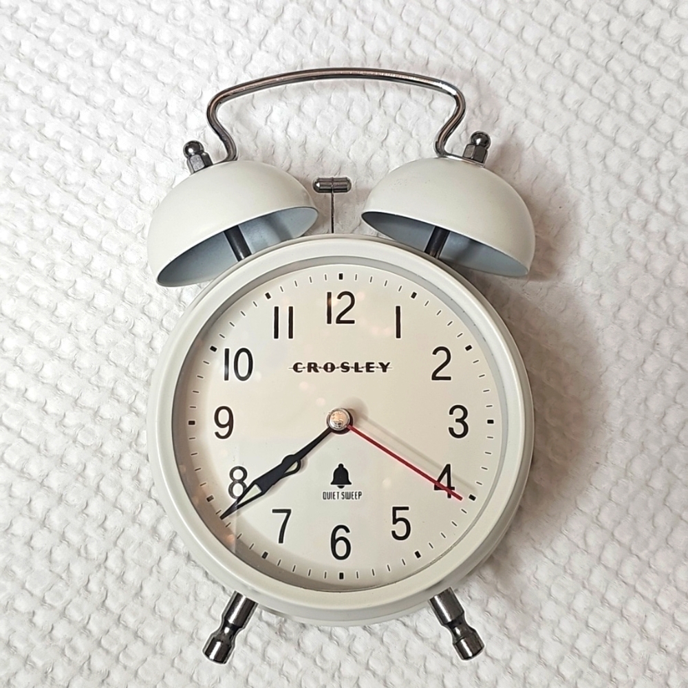 Crosley Cream Clock Retro Style - Picture 5 of 5